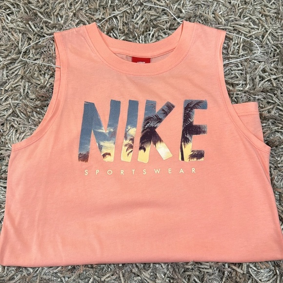 Nike Women’s Tanktop. Women’s size S. - Picture 2 of 4